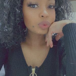 Meet your Posher, Tozyea